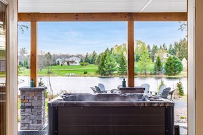 Indoor spa tub - The Nittany Cabin (Blakeslee)