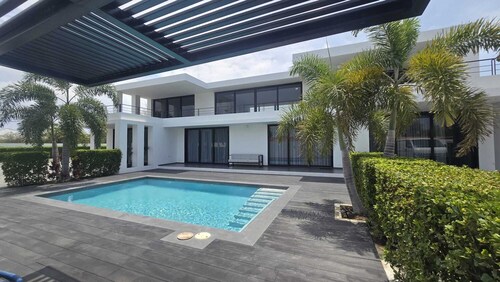 Curacao Elegant Retreat