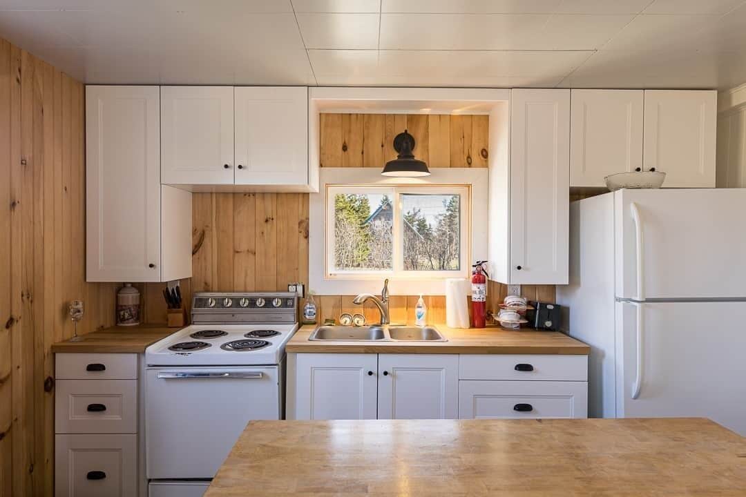 Fridge, oven, stovetop