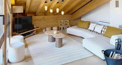 Chalet, 250m from shops, balcony, fireplace or stove, parking, ski locker, 140m², La Rosière