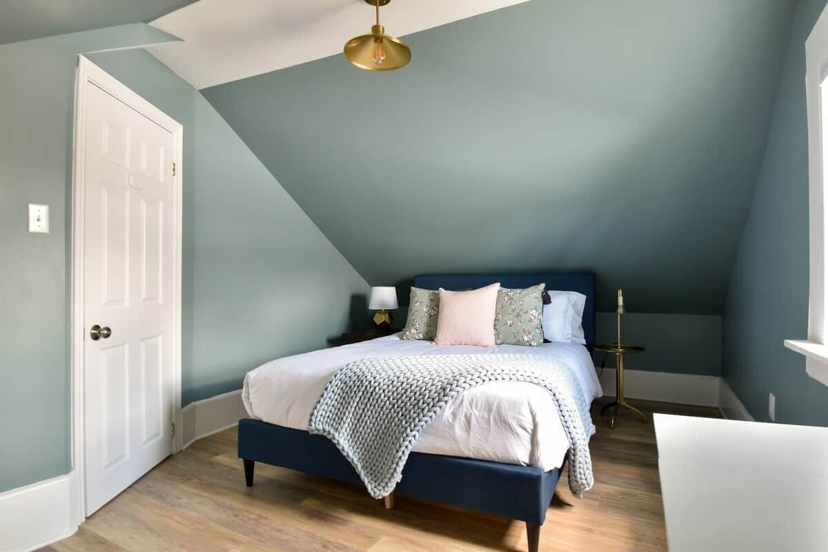 WiFi, bed sheets
