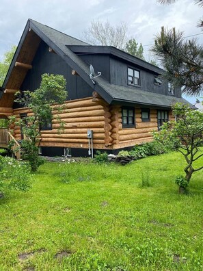 Exterior - The Log House - Wellington - with Fast Wifi (Wellington)