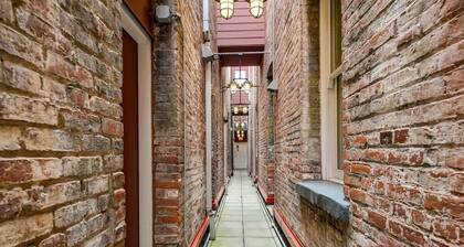 Cozy Heritage Loft Downtown