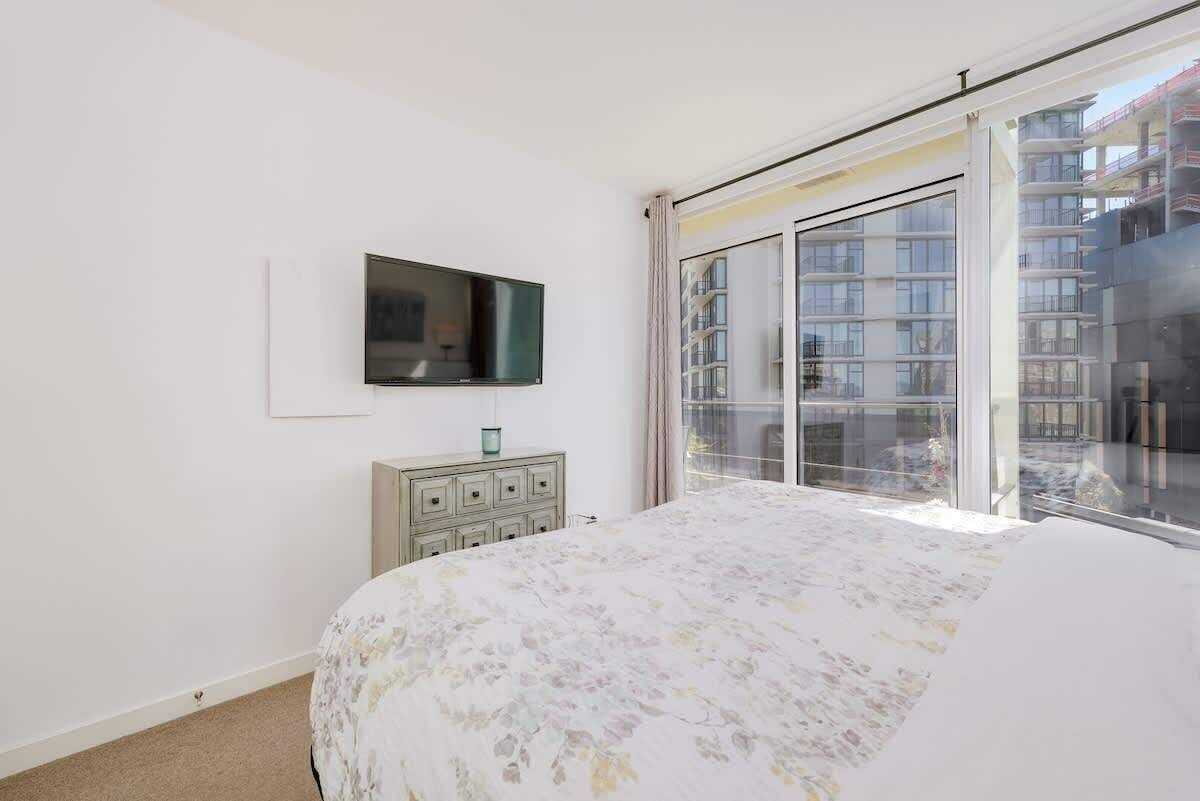 1 bedroom, iron/ironing board, travel crib, WiFi