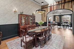 Dining - Fan Tan Hotel Historical Suite (Victoria)