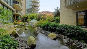 Property grounds - Waterfalls Hotel Oasis (Victoria)