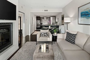 TV, fireplace, offices - Waterfalls Hotel Oasis (Victoria)