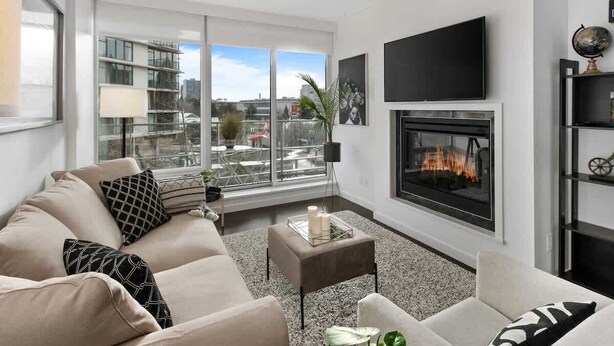 Living area - Waterfalls Hotel Oasis (Victoria)