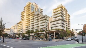 Exterior - Waterfalls Hotel Oasis (Victoria)