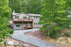 Exterior - Large Home with Mountain View, Hot Tub and Sauna (McGaheysville)