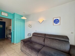 Fernseher, Tischtennisplatte