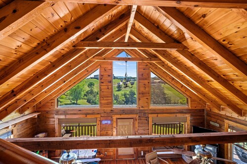 Refreshed 2BR Cabin w/ Game Room | Big Yard | Douglas Lake Area, Sevierville