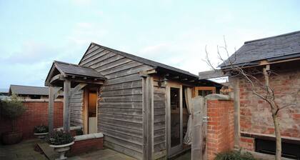Rushmoor Retreat, Cosy with Outdoor Pizza Oven