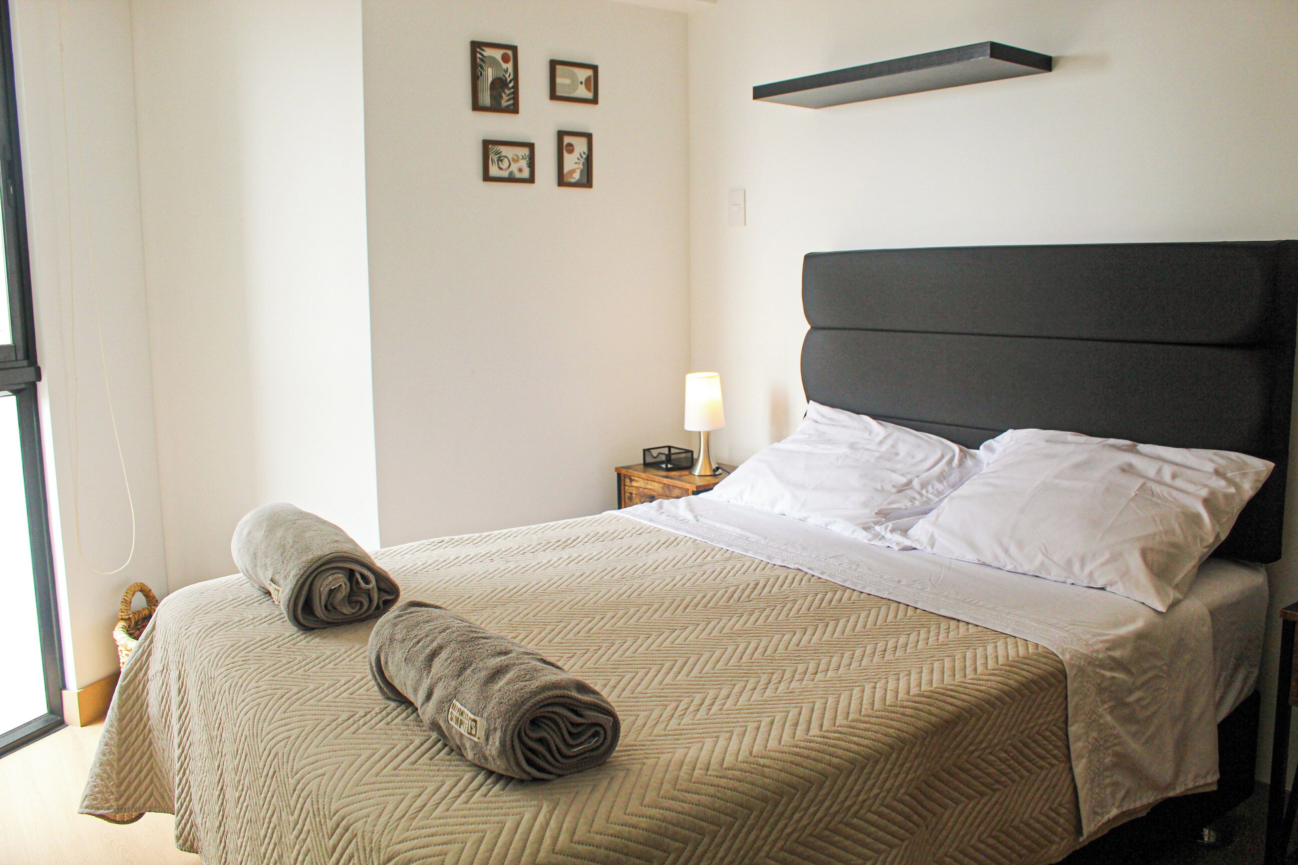 1 chambre, fer et planche à repasser, Wi-Fi gratuit, draps fournis