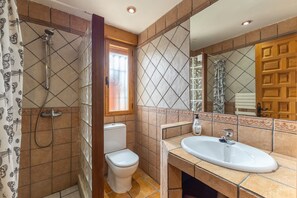 Douche, serviettes fournies