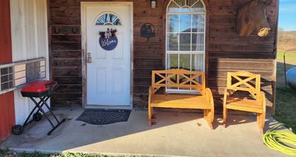 Cozy 1-bedroom apartment in peaceful Goodman with AC