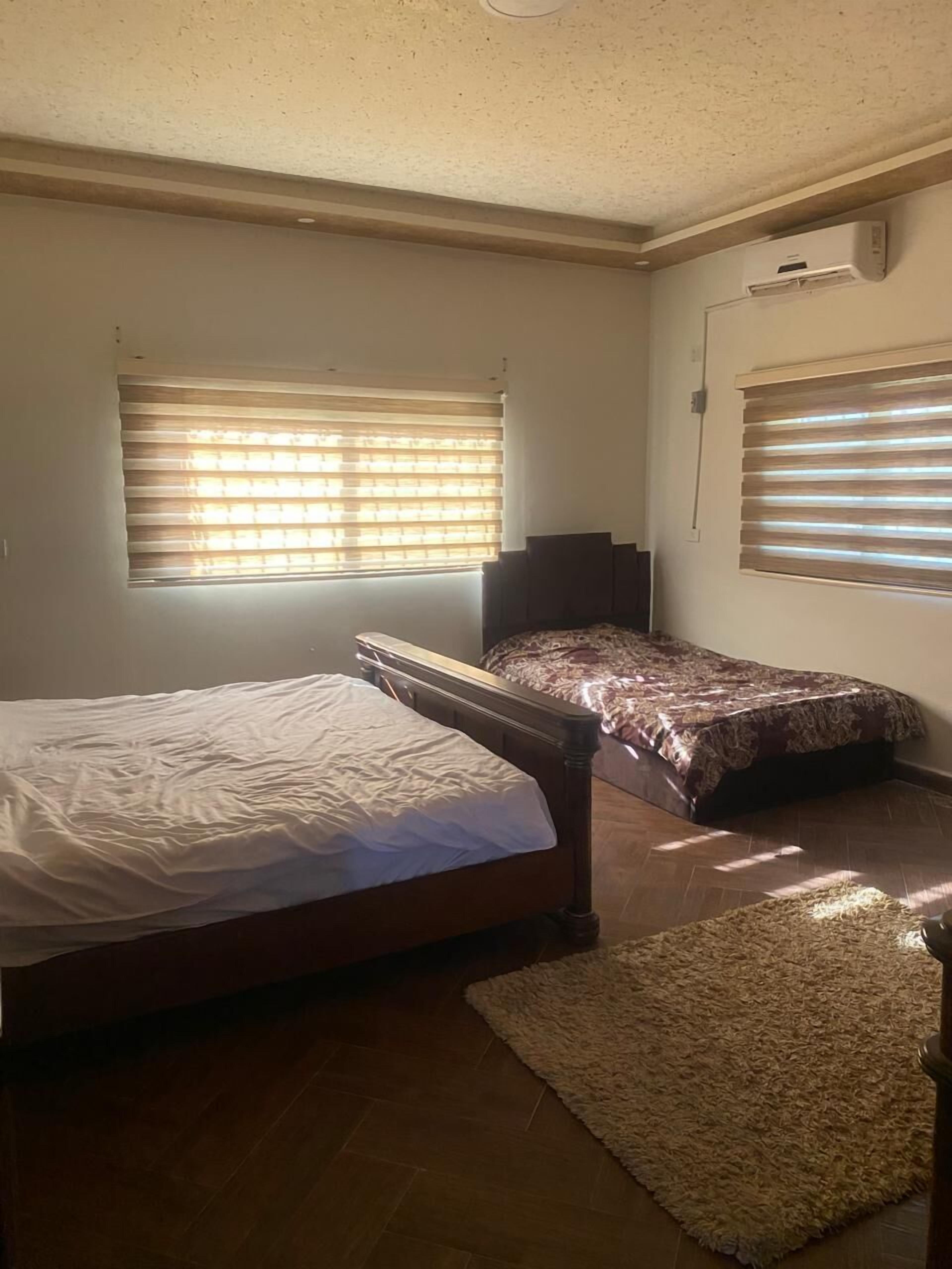 3 chambres, fer et planche à repasser, Wi-Fi gratuit, draps fournis