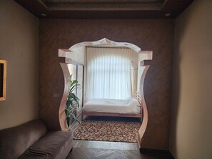 Room - Charming 3-bedroom villa with AC in Ajloun awaits you (Ajloun)