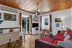 Living room - Apartments Kata - Three Bedroom Apartment With Balcony (Makarska)