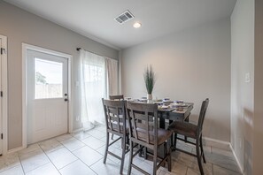 Dining - Brand New Lackland Luxe Haven |3BR- 2.5BA Retreat Near Lackland AFB & SeaWorld (San Antonio)