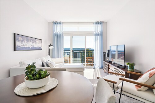 Elliott Bay View Condo Near Everything and Seattle Center with AC and More!
