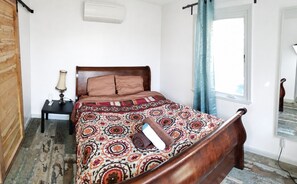 Room - Private 2BR, Newly Renovated Near Beaches, Hospitals, LAX with Dedicated Parking (Los Angeles)