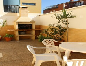 Outdoor dining - Apartment in Front of the Sea (Gafanha da Encarnação)