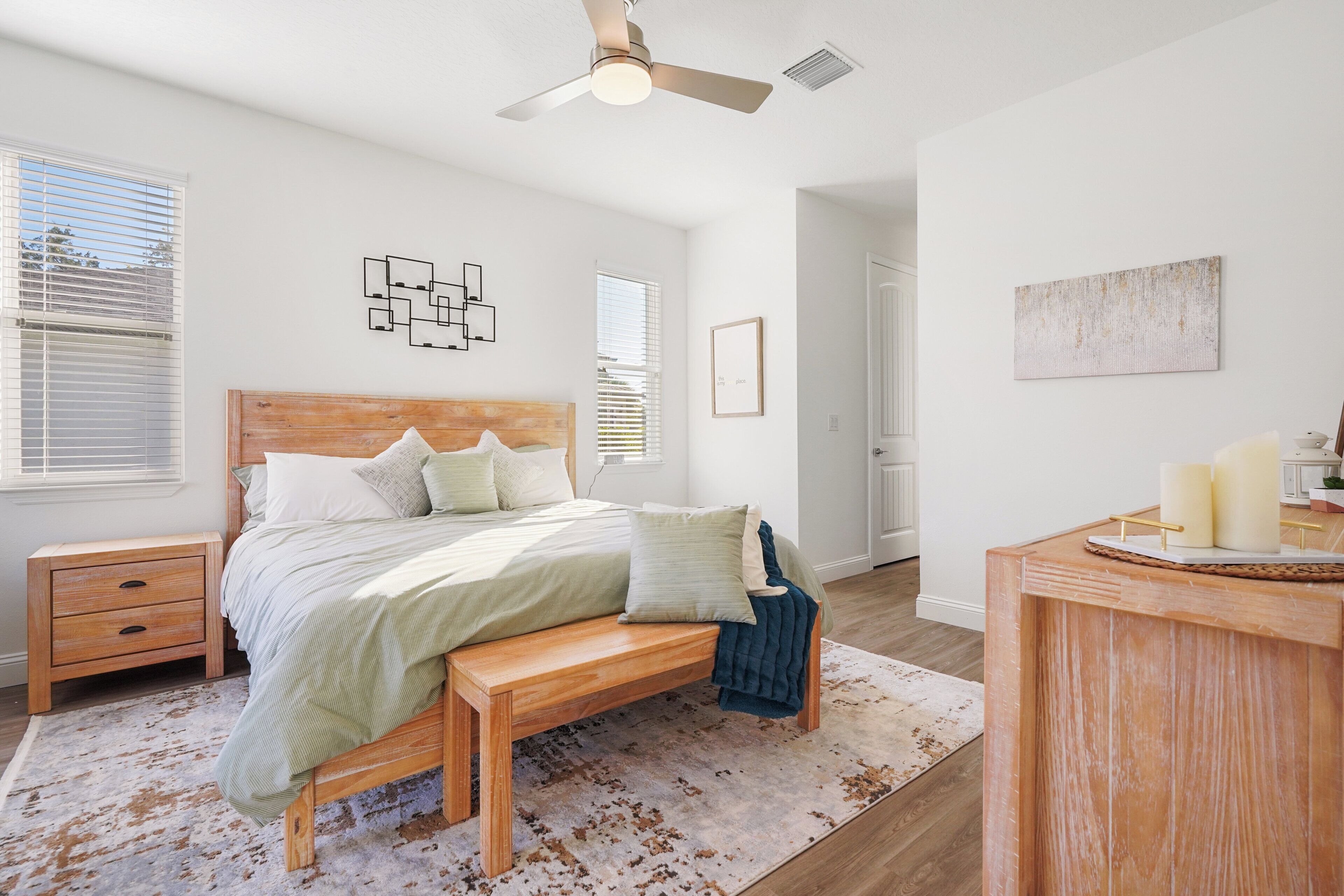 3 bedrooms, iron/ironing board, WiFi, bed sheets