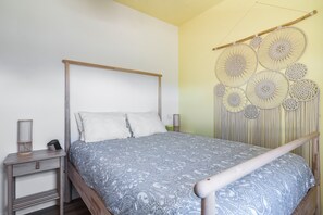 Iron/ironing board, WiFi, bed sheets - Holiday Home “La Casa Blanca” with Shared Pool, Wi-Fi, and Air Conditioning (San Bartolomé de Tirajana)