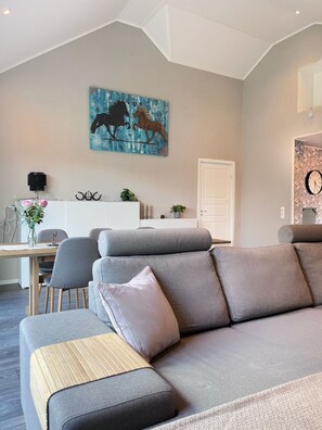 Smart-TV og peis