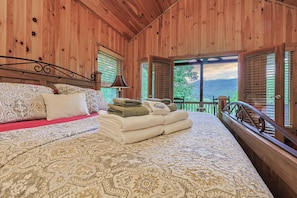 Free WiFi, bed sheets - Where The Mountains Meet | Blue Ridge, GA (Epworth)