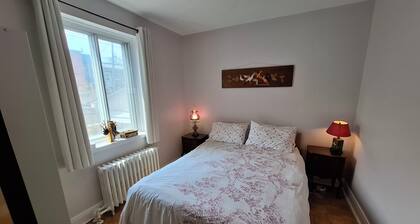 Walk to Tennis Open âą Full Home w/ Yard, BBQ & Driveway Parking