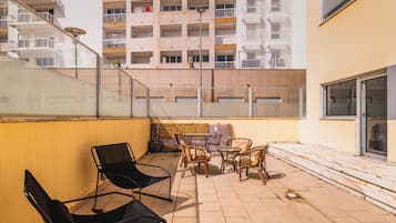 Suite | Tempat makan outdoor