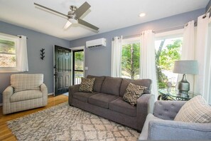 1 bedroom, Internet - Lakefront Tiny House w Free Tix Dock Dogs OK (Lake Lure)