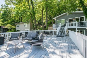 House | 1 bedroom, Internet - Lakefront Tiny House w Free Tix Dock Dogs OK (Lake Lure)
