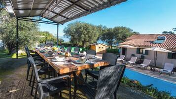 Villa, Courtyard View | Outdoor dining