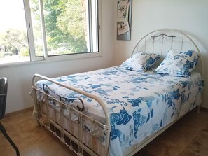 Iron/ironing board, Internet, bed sheets - Vrbo Property (carqueiranne)