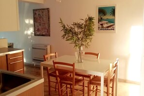 Dining - Vrbo Property (carqueiranne)