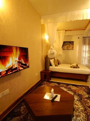 1 bedroom, iron/ironing board, Internet, bed sheets - Cozy Diani Studio with Pool Near the Beach (Diani Beach)