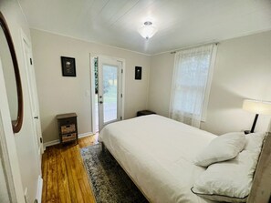 2 chambres, fer et planche à repasser, accès au Wi-Fi (inclus)