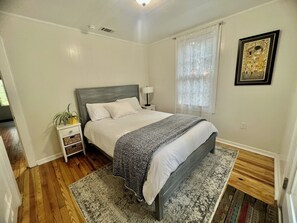 2 chambres, fer et planche à repasser, Wi-Fi gratuit, draps fournis