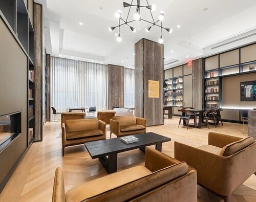 Modern 1BR Steps from City Hall & Downtown