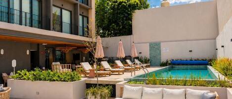 Outdoor pool, a heated pool