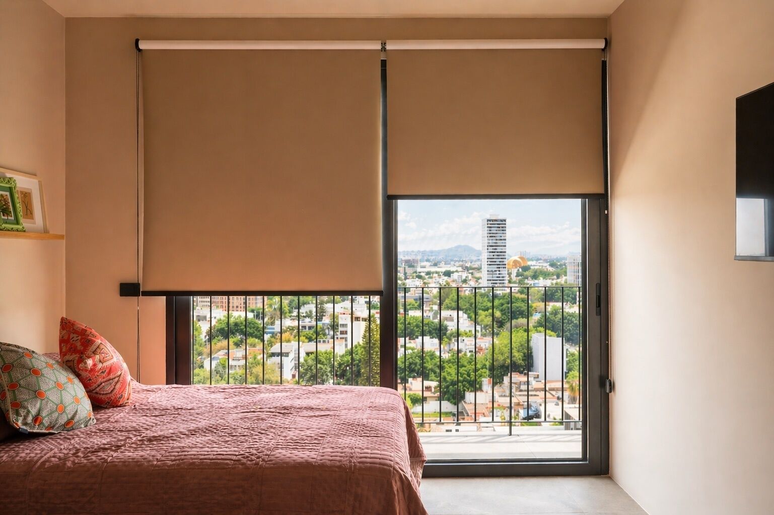 5 chambres, fer et planche à repasser, Wi-Fi, draps fournis
