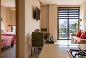 5 slaapkamers, een strijkplank/strijkijzer, wifi, beddengoed