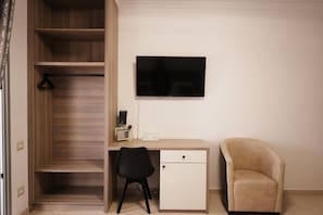 Family Room, Balcony, Partial Sea View | Interior
