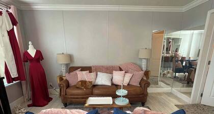 !!POOL!! PEACEFUL FARMHOUSE IN SHALLOTTE!
5 MINS TO BEACHES AND OUR SWEET TOWN!