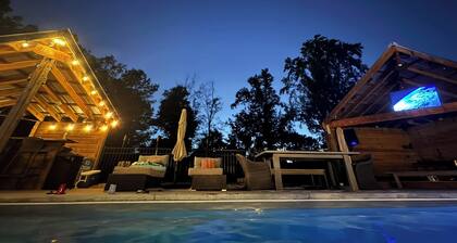 !!POOL!! PEACEFUL FARMHOUSE IN SHALLOTTE!
5 MINS TO BEACHES AND OUR SWEET TOWN!