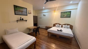 Deluxe Room | Desk, laptop workspace, free WiFi