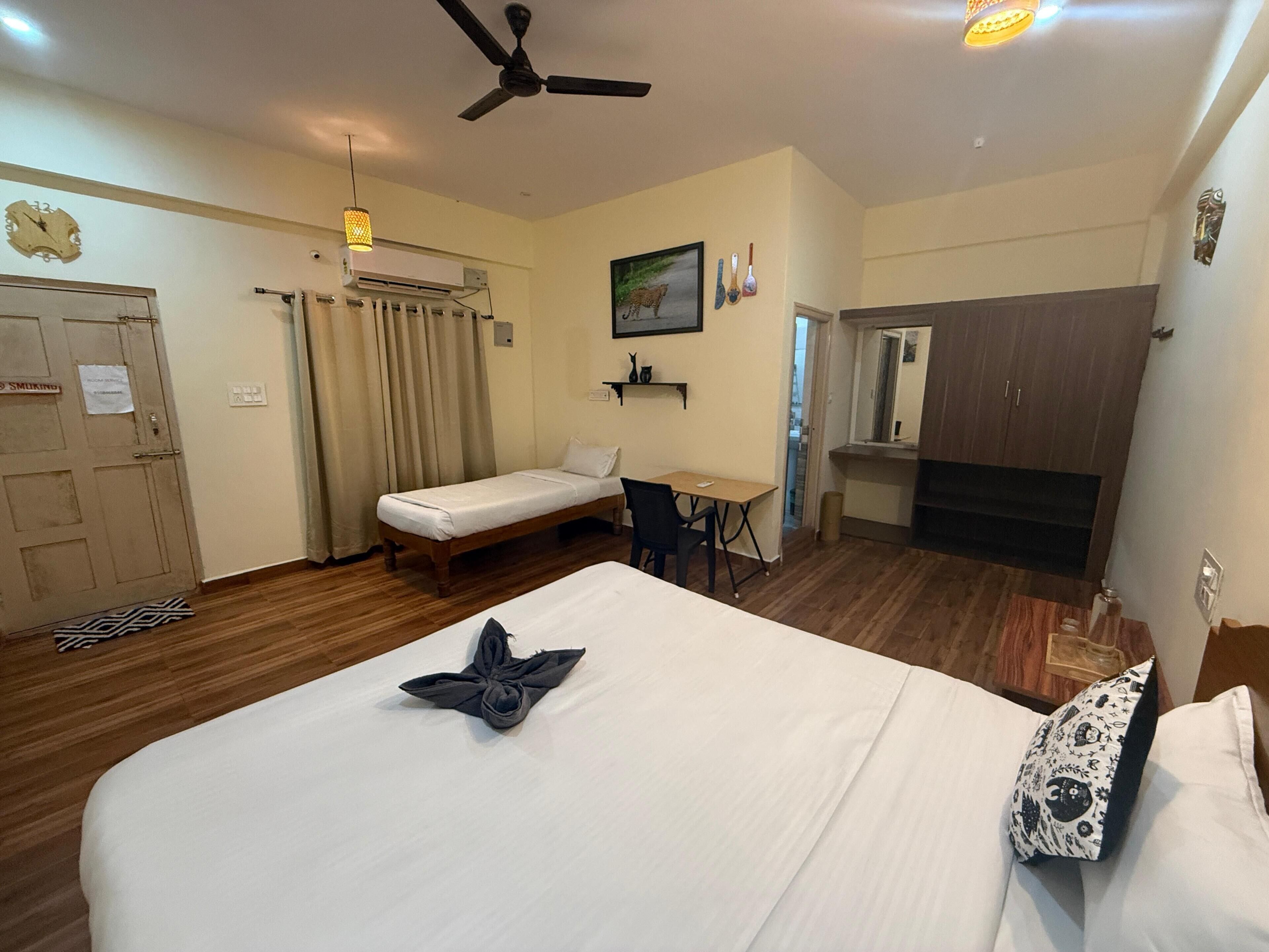 Deluxe Room, Air conditioning | Desk, laptop workspace, free WiFi